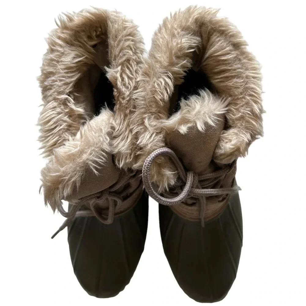 AEO • Green Faux Fur Rain Duck Boot